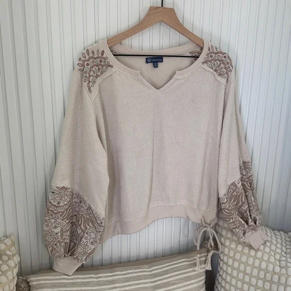 Cream Embroidered Boho Sweatshirt - Picture 4 of 6